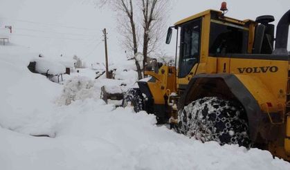 Muş’ta 67 köy yolu ulaşıma kapandı