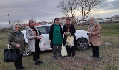 "AK kadınlar" evlerinde hazırladıkları yemekleri ihtiyaç sahipleriyle paylaşıyor