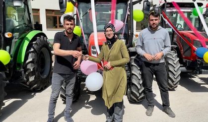 Ayancık’ta 11 çiftçiye hibe destekli traktör