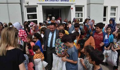 Bağlar Belediye Başkanı Beyoğlu’ndan çocuklara yardım