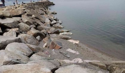 Bandırma’da deniz çekilmesi artarak devam ediyor