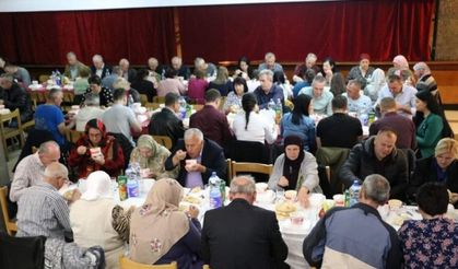 Bosna Hersek’te dev iftar sofrası kuruldu