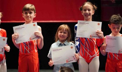 Cimnastik kursu öğrencileri yeteneklerini sergiledi, sertifikalarını aldı
