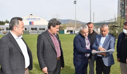 İhalesi tamamlanan Onur Futbol sahası yüklenici firmaya teslim edildi
