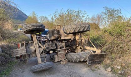 Kargı’da traktör devrildi: 1 yaralı