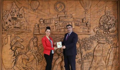 Nevşehir Radyo Mega Genel Yayın Yönetmeni Çallı’dan Rektör Aktekin’e ziyaret