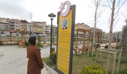 Şehit Nusret Bey’in biyografisinin olduğu levha adını taşıyan parka yerleştirildi