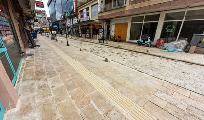 Turhal caddeleri traverten taşlarla yenileniyor