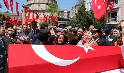 Zonguldak şehidine ağladı, binlerce kişi tören alanına koştu