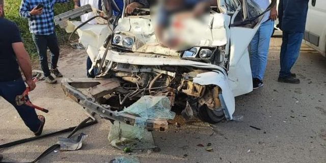 Adana'da minibüsle halk otobüsü çarpıştı: 2 ölü, 2 yaralı