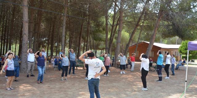 Mersin'deki emekliler Tarsus Gençlik Kampı'nda buluştu