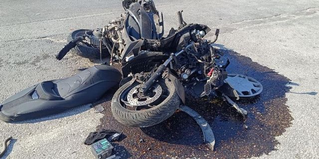 Mersin'de feci kaza: 2 genç hayatını kaybetti