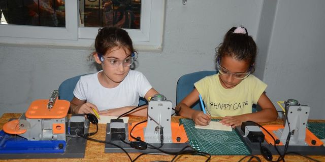 Öğrenciler bilimsel el berecilerini Mersin Büyükşehir Belediyesiyle geliştiriyor