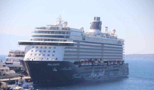 Dev gemi, Bodrum’a 2 bin 119 yolcu getirdi
