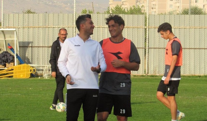 ES Elazığspor teknik direktörü Çelik: “3 maçta 7 puan çok önemli”