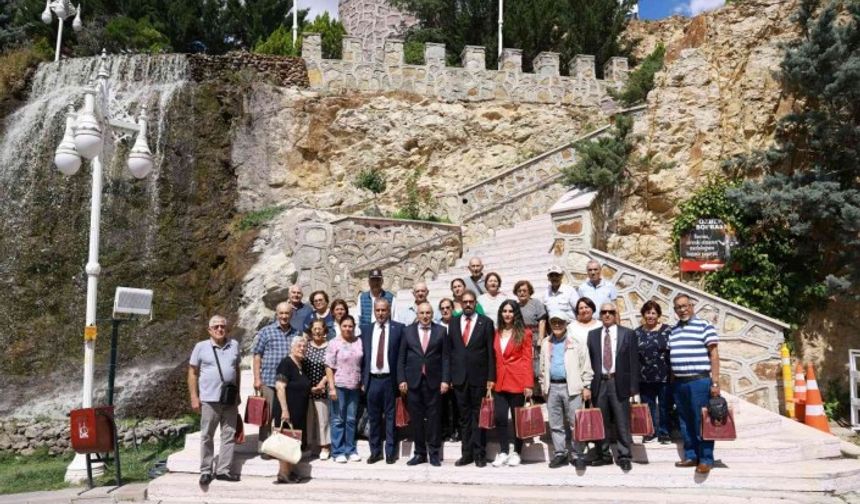 Keçiören Belediye Başkanı Altınok, Kıbrıs’tan gelen misafirleri Estergon’da ağırladı