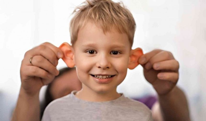 “Kepçe kulak” estetiği ilkokula başlamadan önce yapılmalı