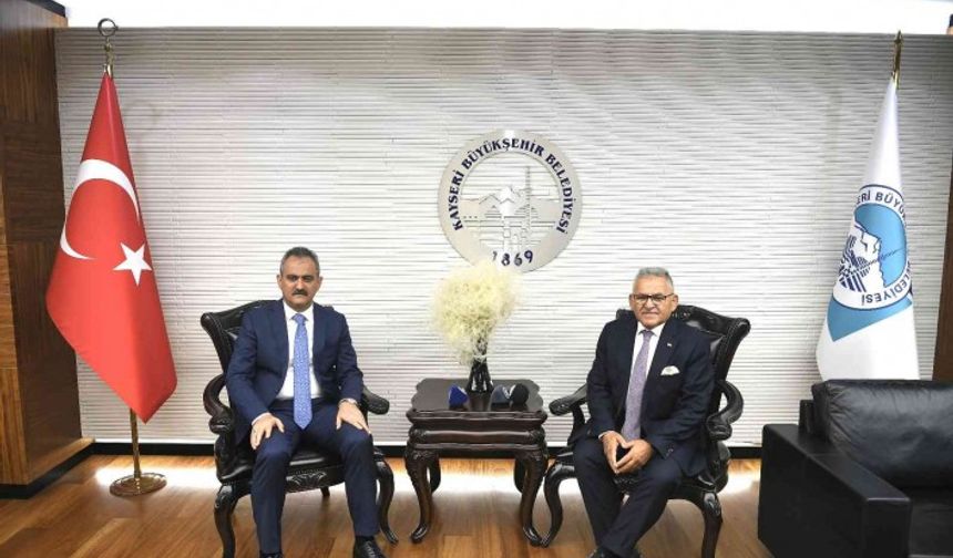 Milli Eğitim Bakanı Özer, Başkan Büyükkılıç’ı ziyaret etti