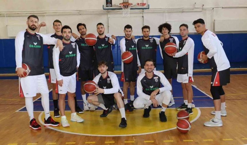 Nazilli Belediyespor Basketbol Takımı Uşak’tan şampiyon olarak döndü