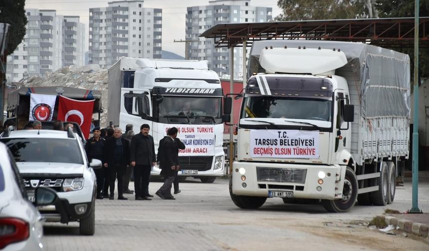 Tarsus Belediyesinin 4 yardım tırı deprem bölgesine doğru yola çıktı