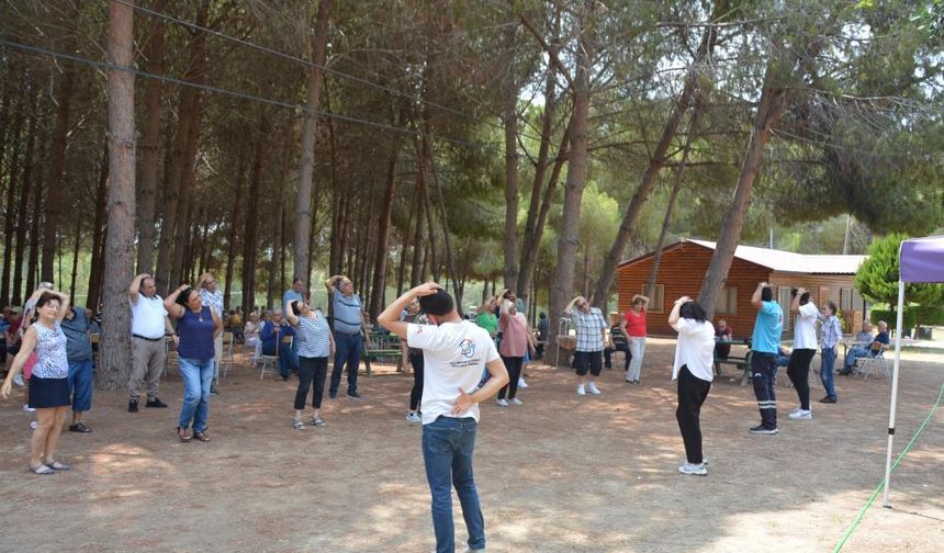Mersin'deki emekliler Tarsus Gençlik Kampı'nda buluştu