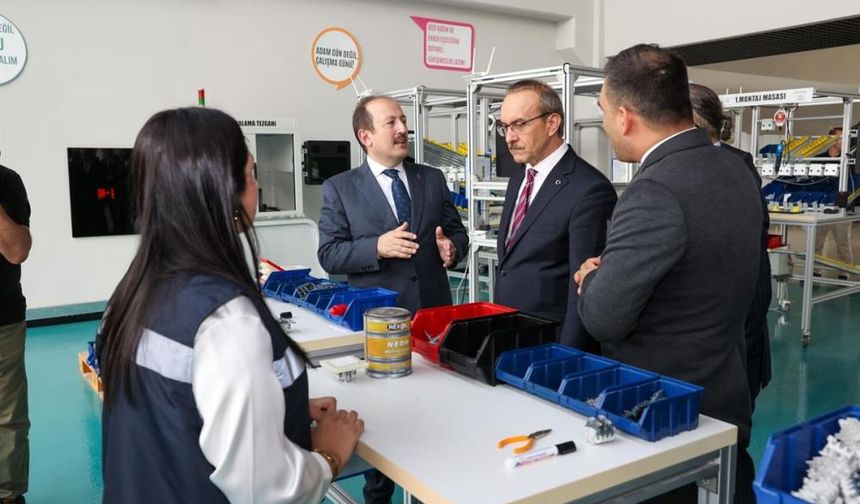 Vali Pehlivan ile Vali Yavuz, Model Fabrika ve Yenilik Merkezi'ni ziyaret etti